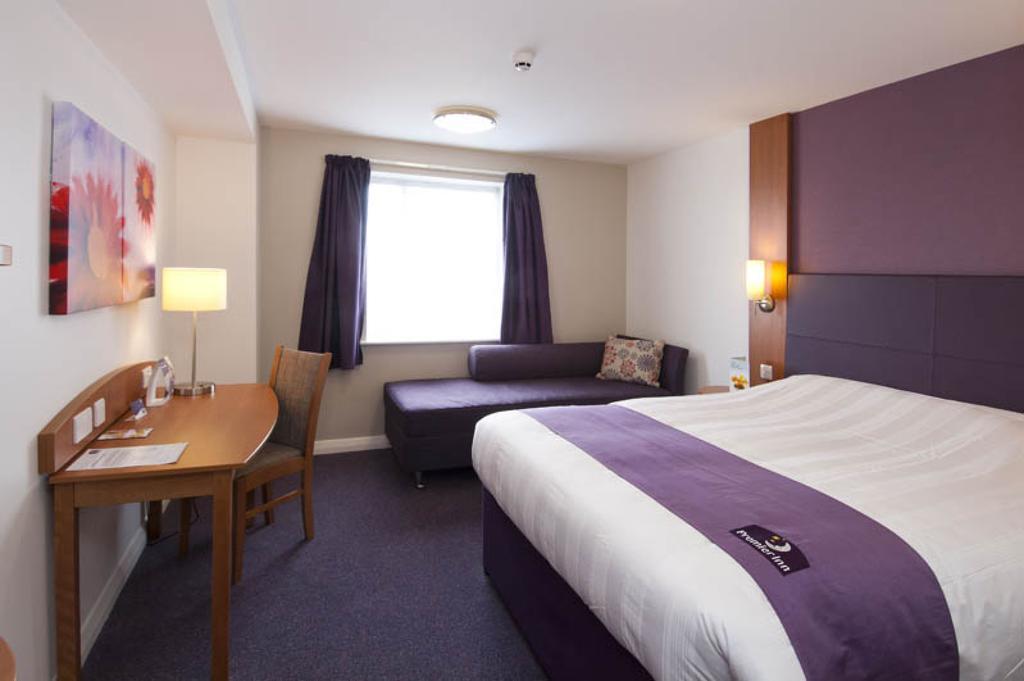 Premier Inn Newcastle - Metro Centre ゲーツヘッド エクステリア 写真