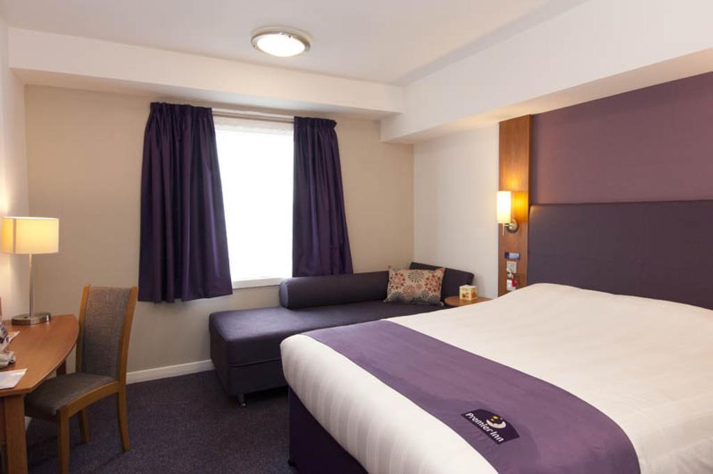 Premier Inn Newcastle - Metro Centre ゲーツヘッド 部屋 写真