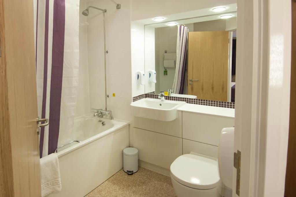 Premier Inn Newcastle - Metro Centre ゲーツヘッド 部屋 写真