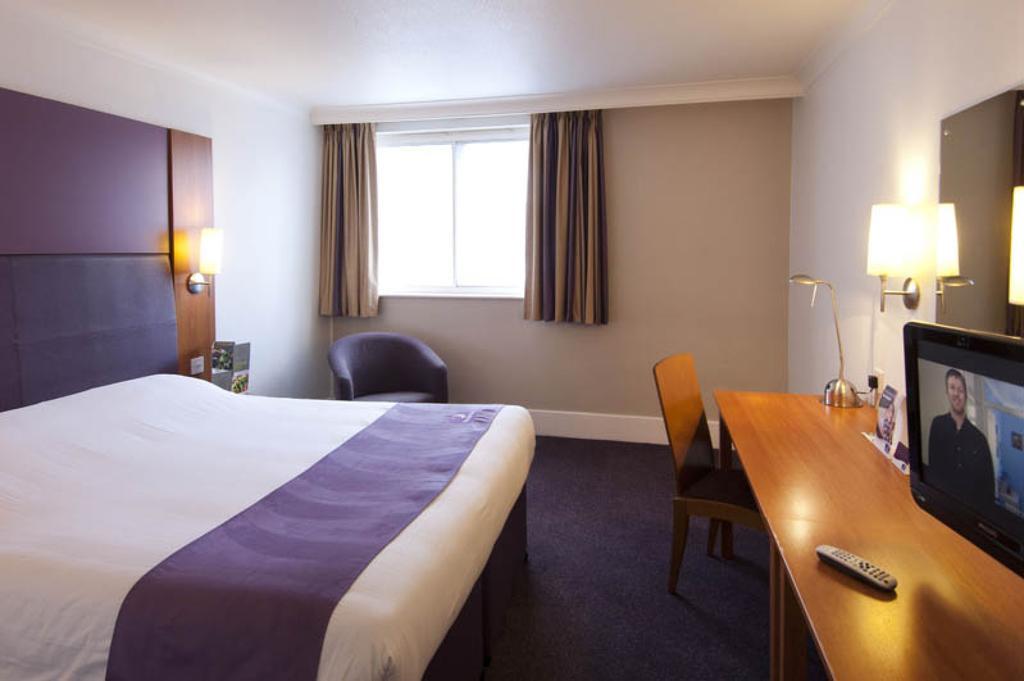 Premier Inn Newcastle - Metro Centre ゲーツヘッド 部屋 写真